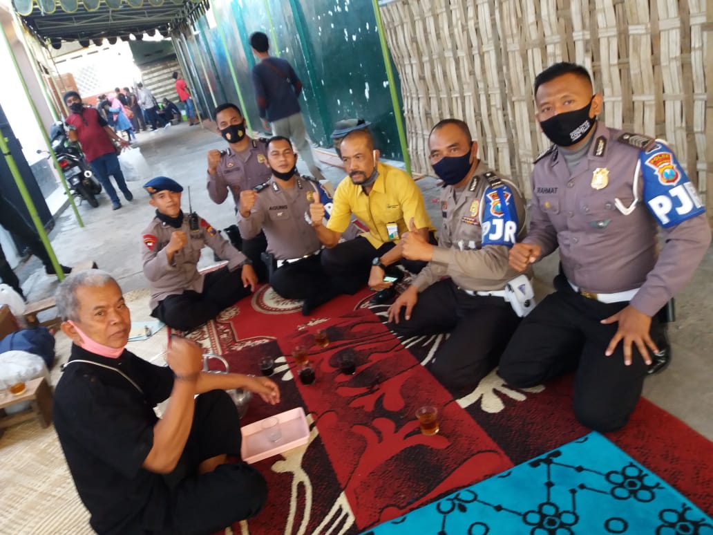 Woow Keren, Tidak Hanya Pejabat di Kawal PJR, Kambing pun Bisa