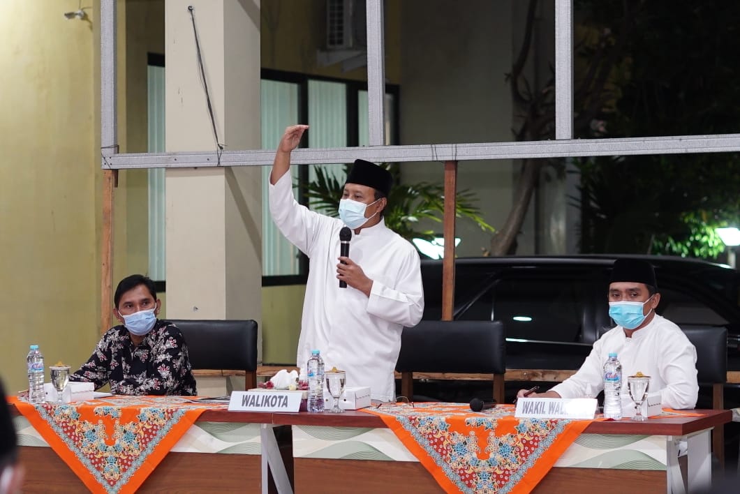 ‘Surodiro Setyopati’ Pesan Gus Ipul Dalam ‘Madakno Karep’ Bersama Ketua RW Se Kecamatan Panggungrejo
