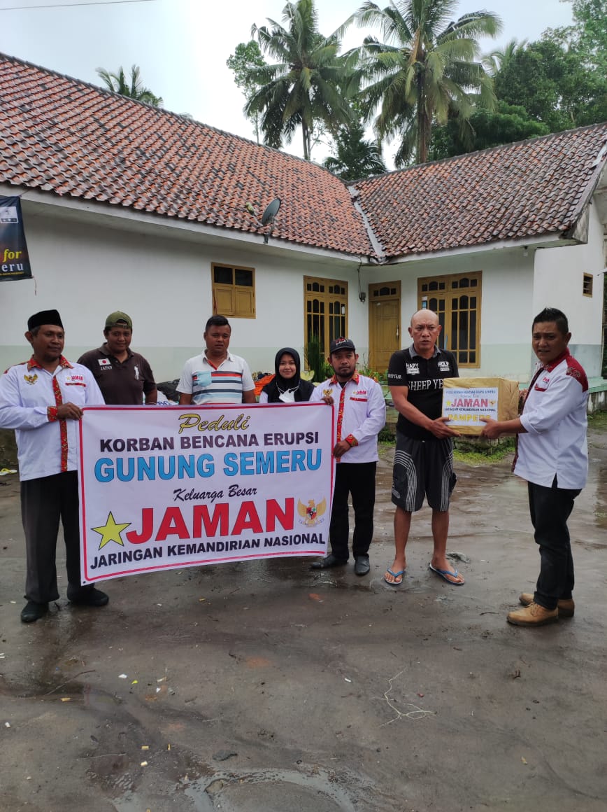 Keluarga Besar JAMAN Turun Langsung dan Berikan Bantuan Kepada Korban Erupsi Semeru