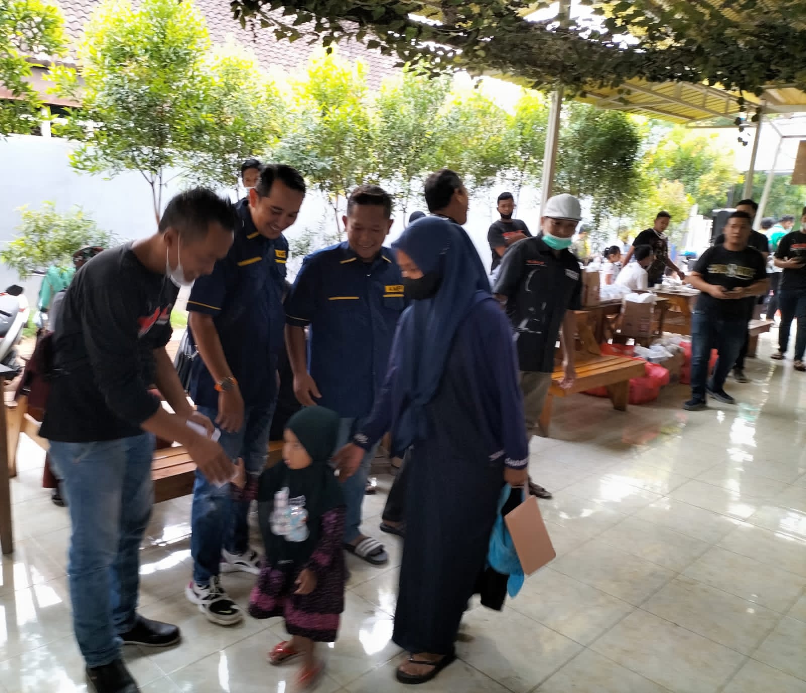 DPD AMPI Kota Pasuruan Gandeng Singgle Keyboard Community (SKC) Berbagi Ratusan Takjil dan Santunan Anak Yatim